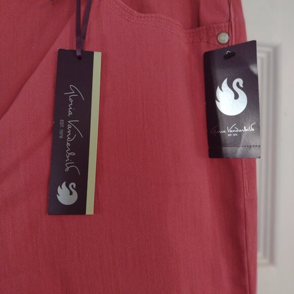 Gloria Vanderbilt Coral color Capris - Picture 3 of 5